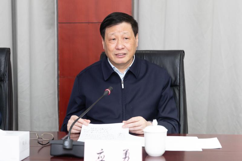 上海市長實(shí)地走訪 強(qiáng)調(diào)救治管控入滬三個(gè)重點(diǎn)